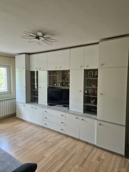 Obor langa metrou, primarie, piata str. Chiristigiilor,