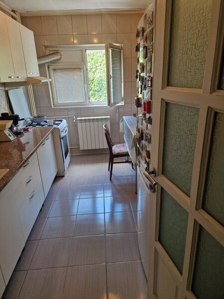 Obor langa metrou, primarie, piata str. Chiristigiilor,