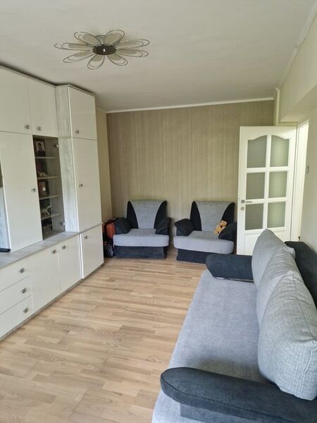 Obor langa metrou, primarie, piata str. Chiristigiilor,