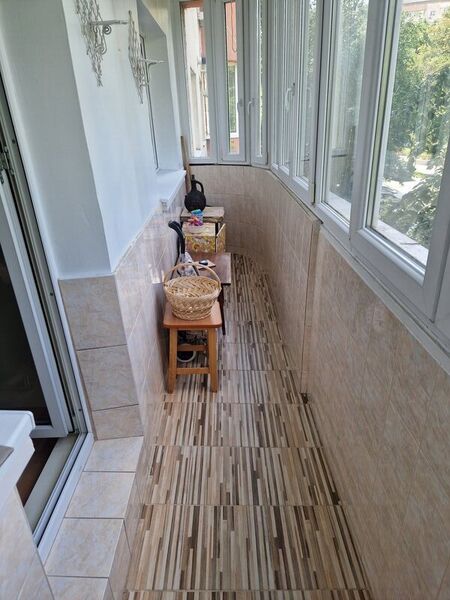 Obor langa metrou, primarie, piata str. Chiristigiilor,